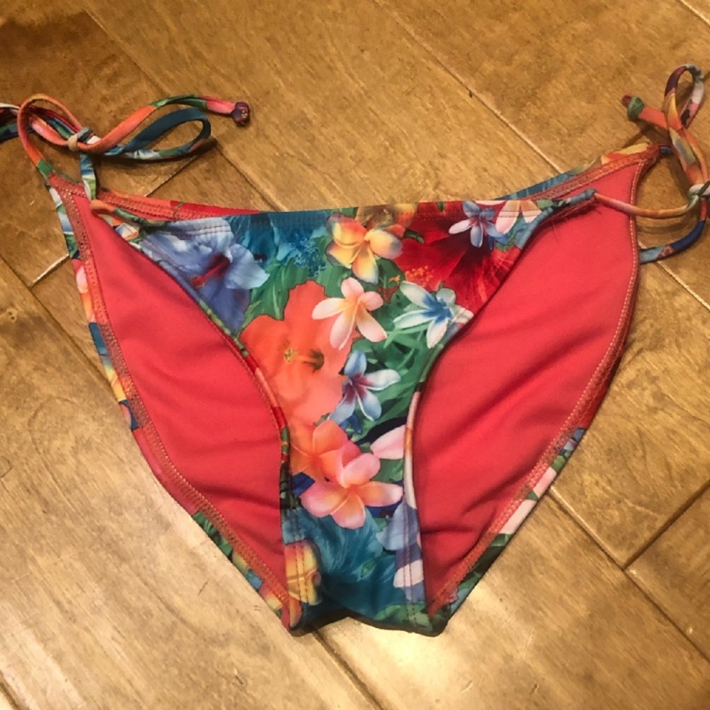 Bikini bottoms